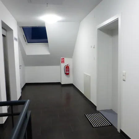 Schoene Und Helle Apartman *
