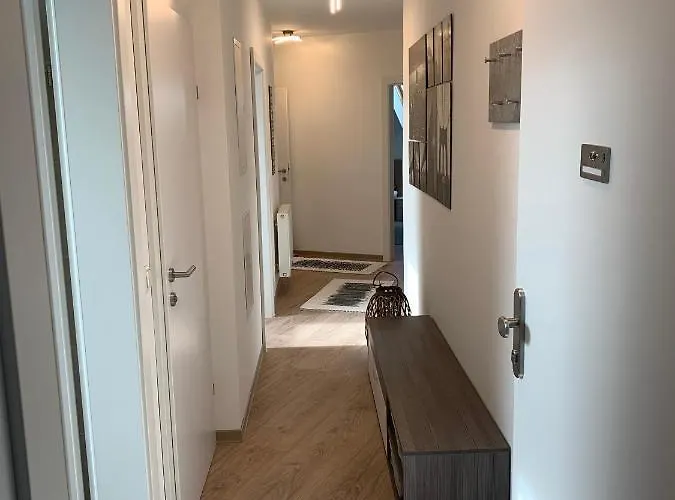 Schoene Und Helle Deutsch-Wagram